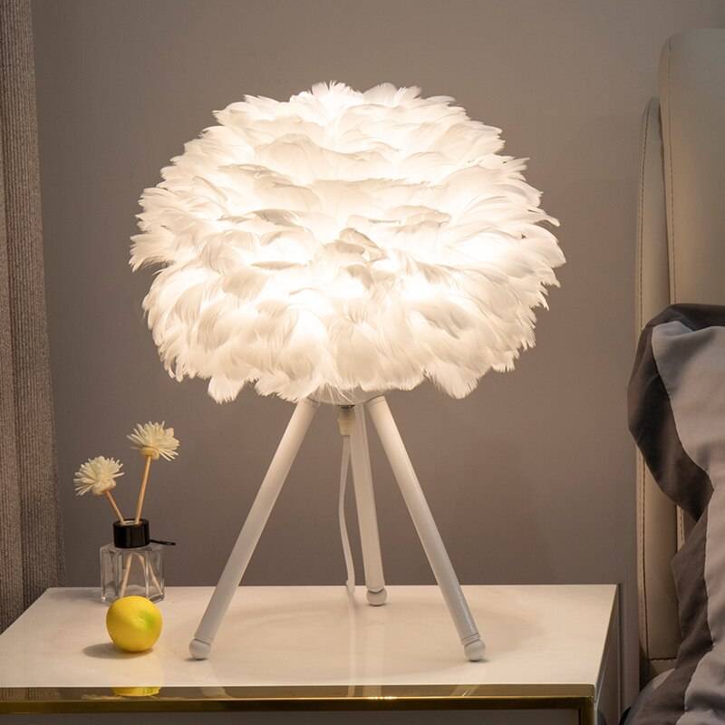 Feather Bedroom Table Lamp Modern Bedside Lamp Living Room Coffee Shop Wedding Christmas Decoration Romantic Goose Feather Lamp Desk & Table Lamps