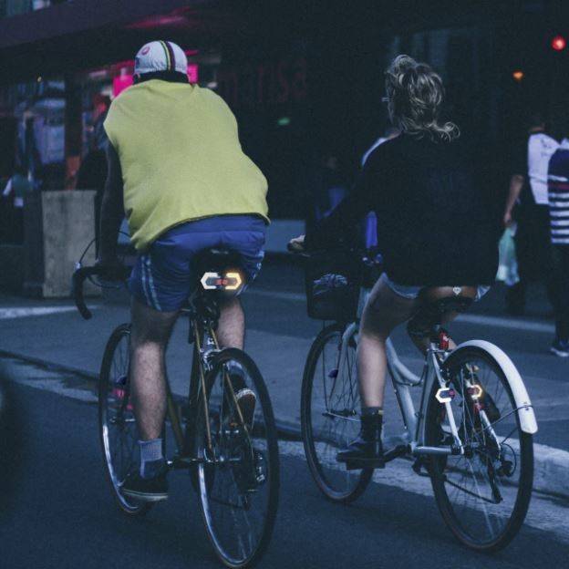 Premium Smart Bike Turn Signal Kit Flash Lights & Head Lamps Premium Smart Bike Turn Signal Kit Flash Lights & Head Lamps